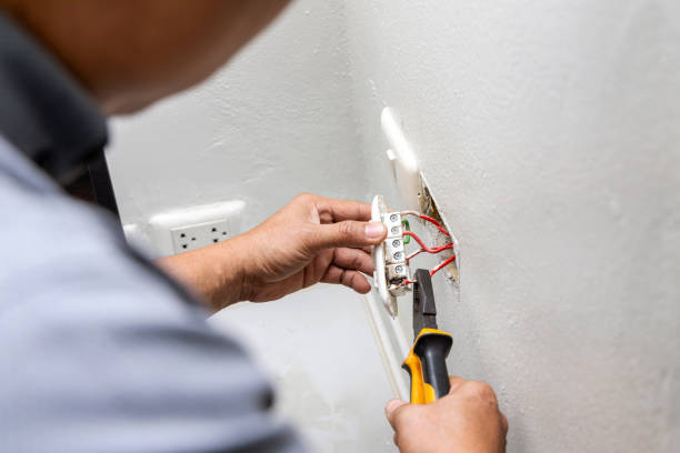 Best Affordable Emergency Electrician  in Green Island, NY